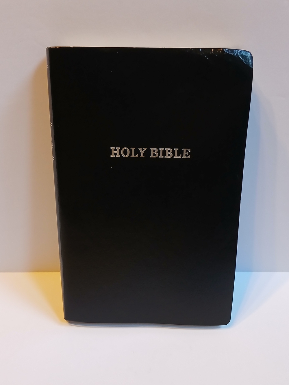 New Thomas Nelson KJV Slimline Bible Black Leathersoft Comfort Print Red Letter